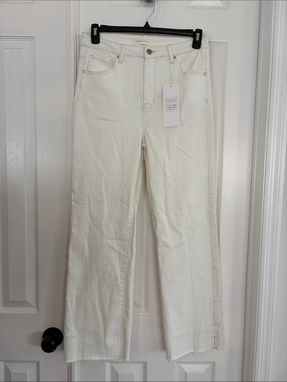 Risen Los Angeles straight leg raw hem Cream denim Jeans size 11/30 NWT